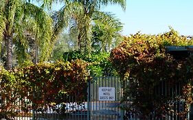 Travelway Motel